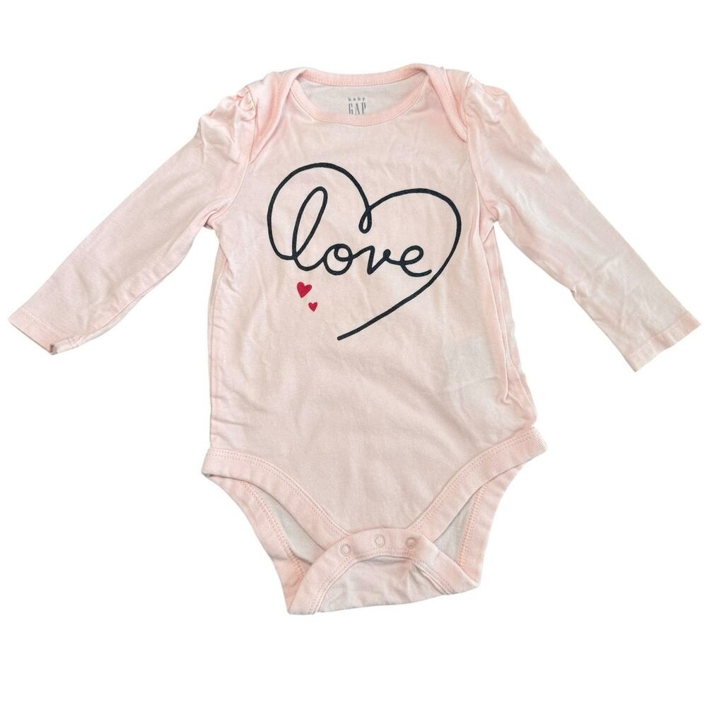 Baby Gap Bodysuit Baby Girl Love Heart 6-12 Months